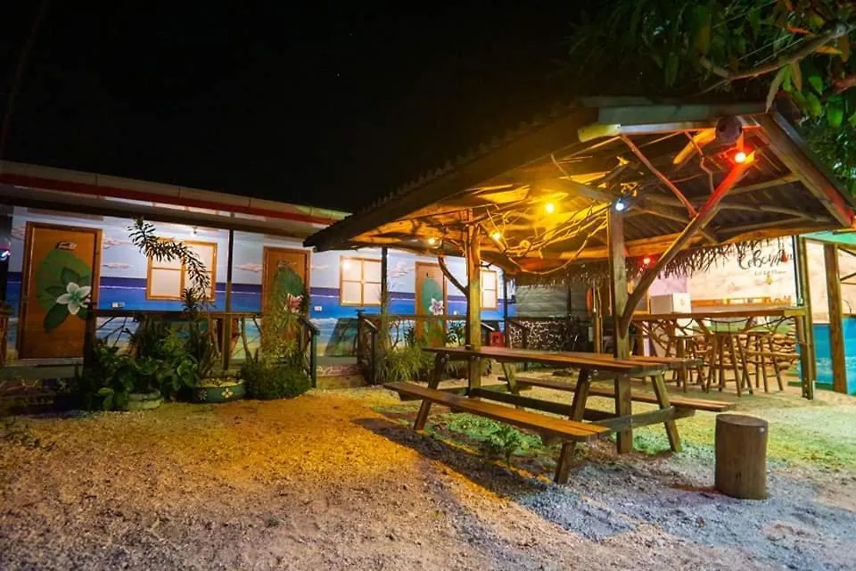 Moorea Vaiare Lodge Capsule hotel